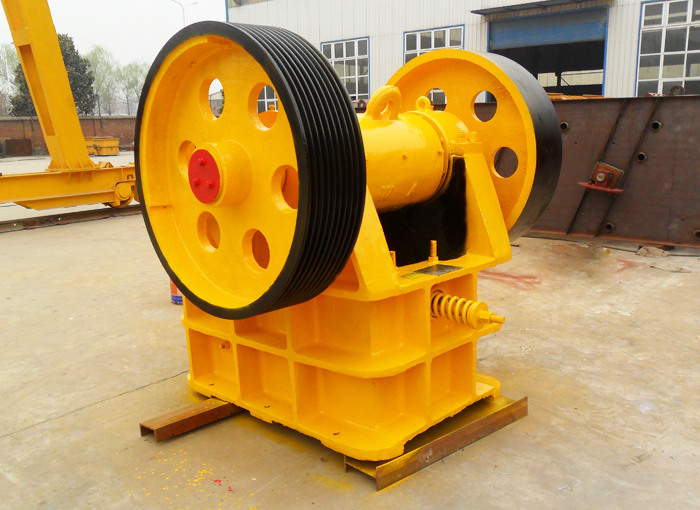 鵝卵石破碎機(jī)