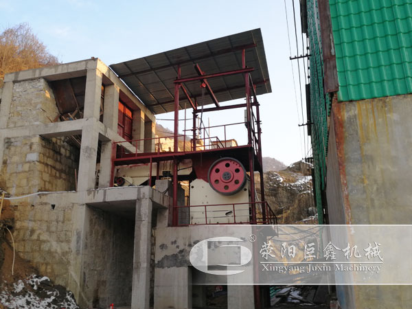 時(shí)產(chǎn)200噸砂石料生產(chǎn)線現(xiàn)場(chǎng)